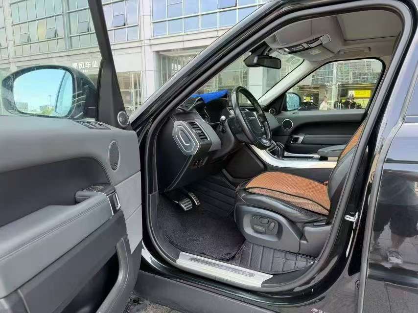 Land Rover Range Rover Sport 7