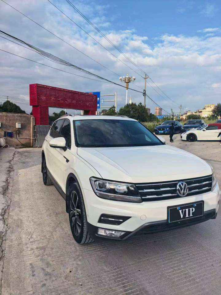 Volkswagen Tiguan L 330 Luxury Edition 5