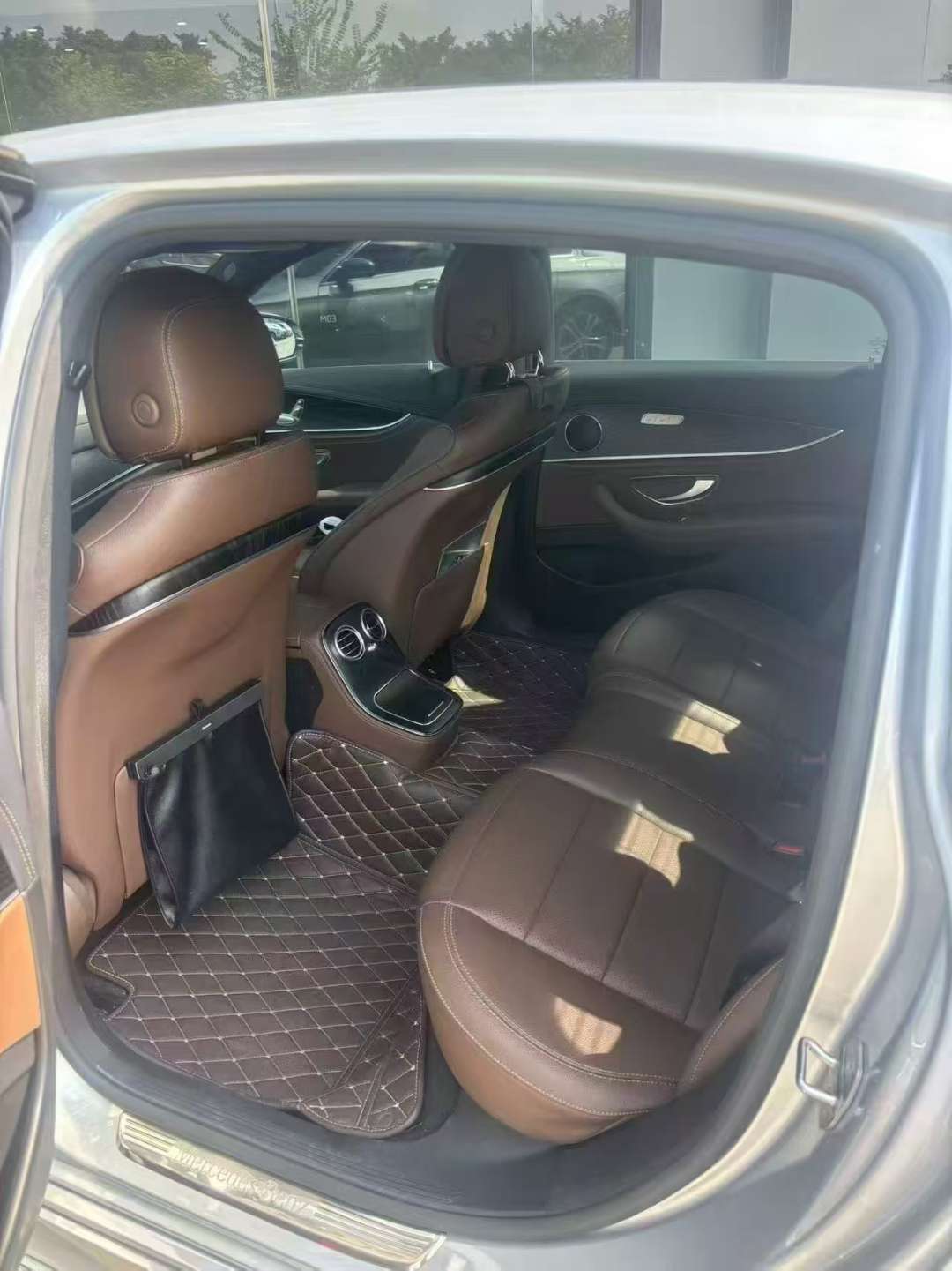 Mercedes-Benz E-Class E 260 L Sport 2.0T 3