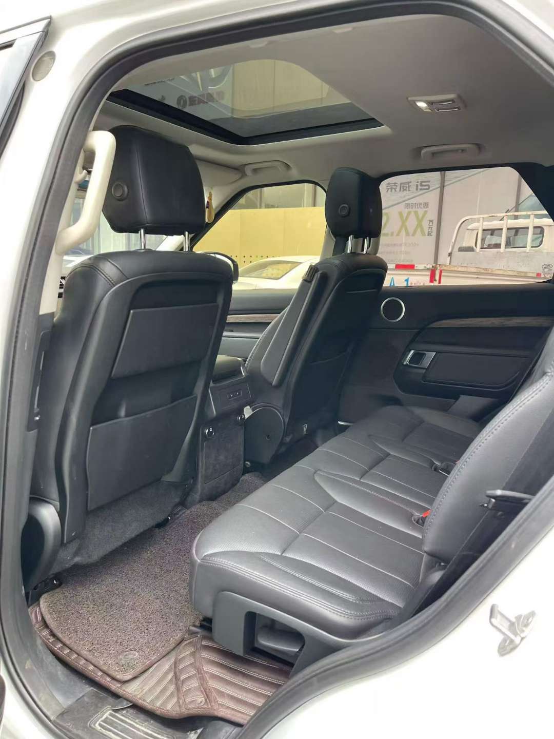 Land Rover Discovery 5 2017 HSE 7-Seater 4WD High Trim 9