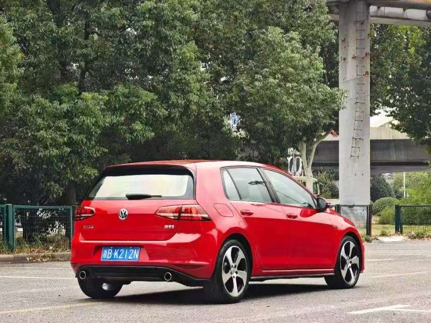 Volkswagen Golf GTI 3