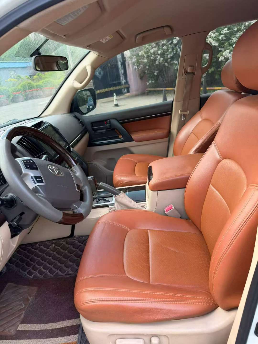 Toyota Land Cruiser 2015 5-Seat 9