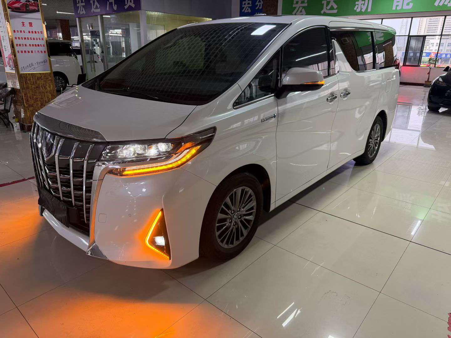 Toyota Alphard 2.5 Luxury