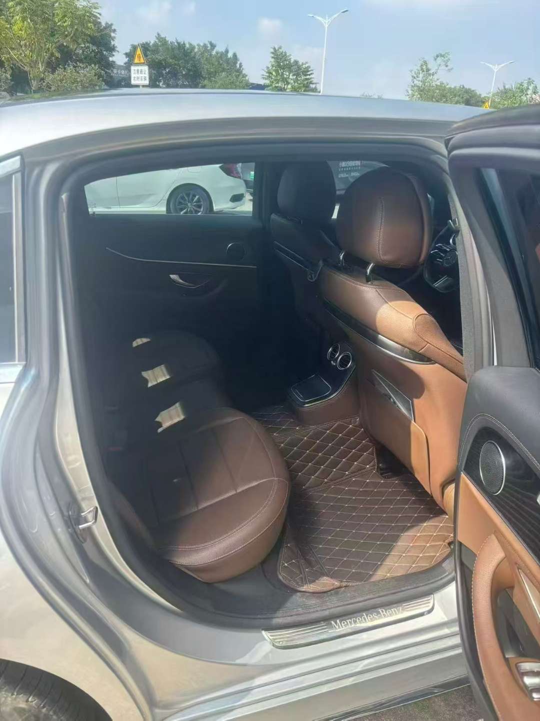 Mercedes-Benz E-Class E 260 L Sport 2.0T 4