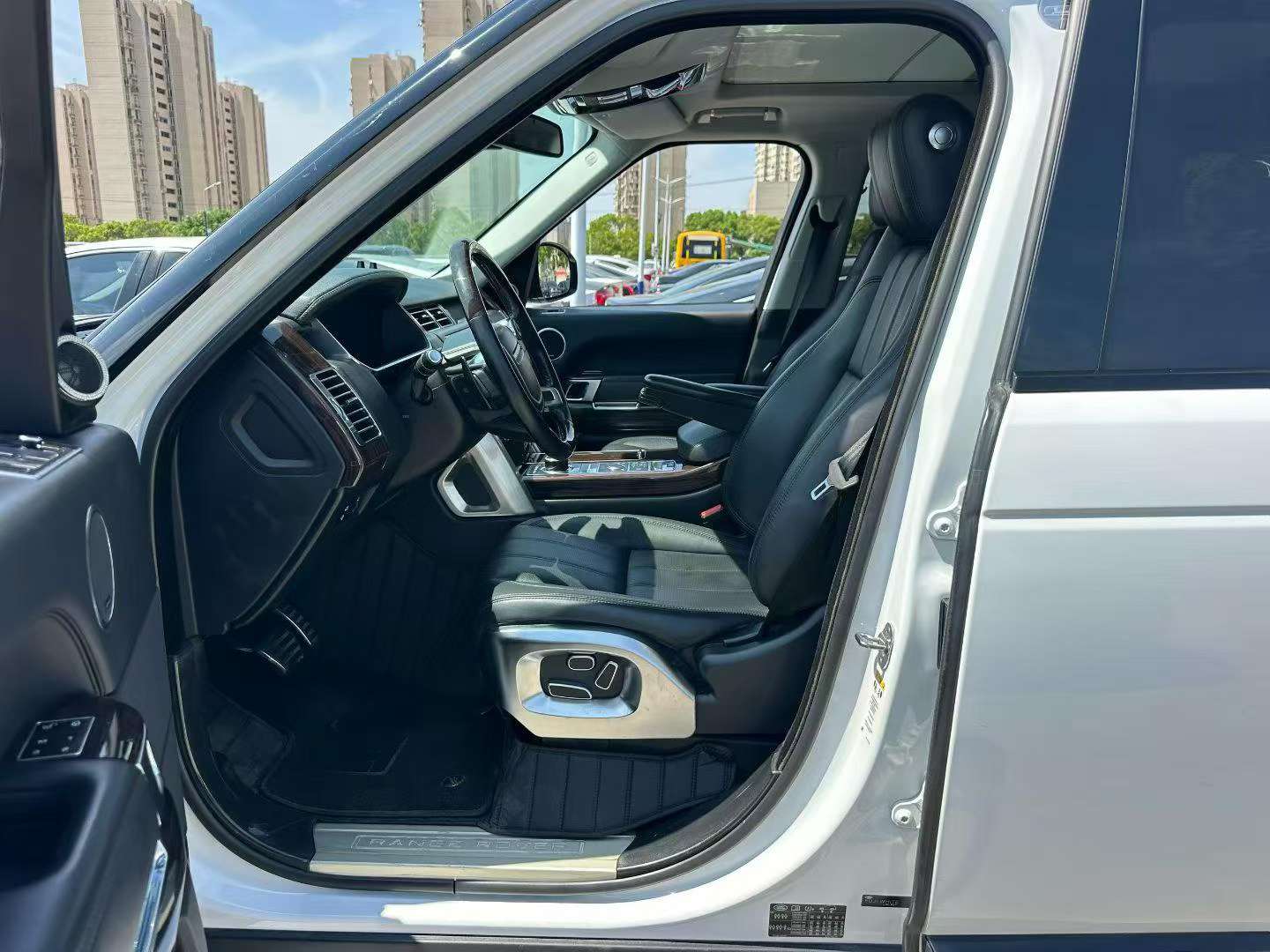 Land Rover Range Rover 2015 Executive 3.0T Gasoline Standard Wheelbase 5