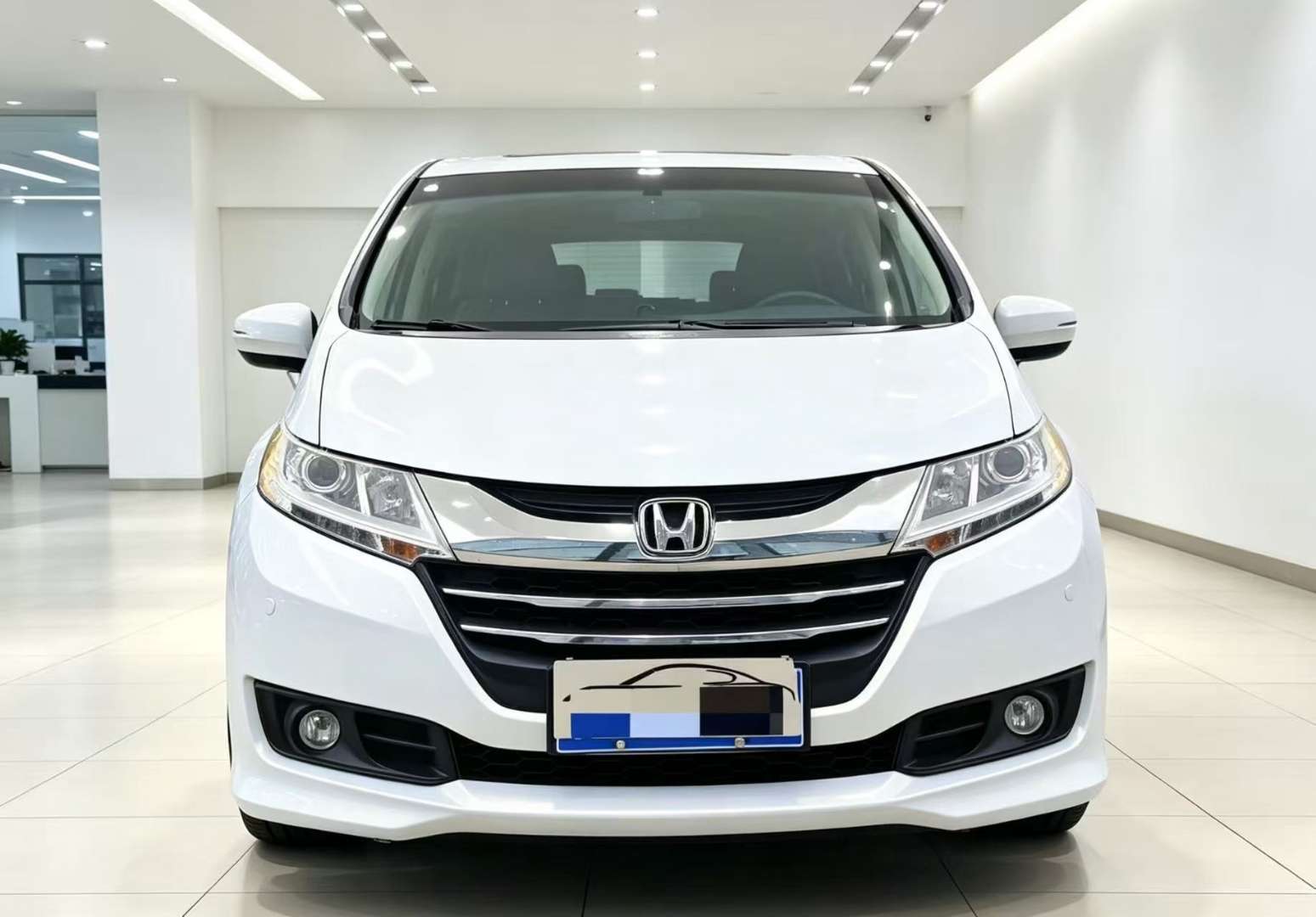 Honda Odyssey 2.4L Luxury Edition 2