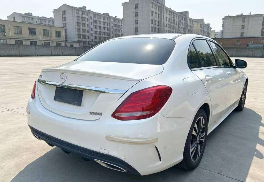 Mercedes-Benz C-Class 2