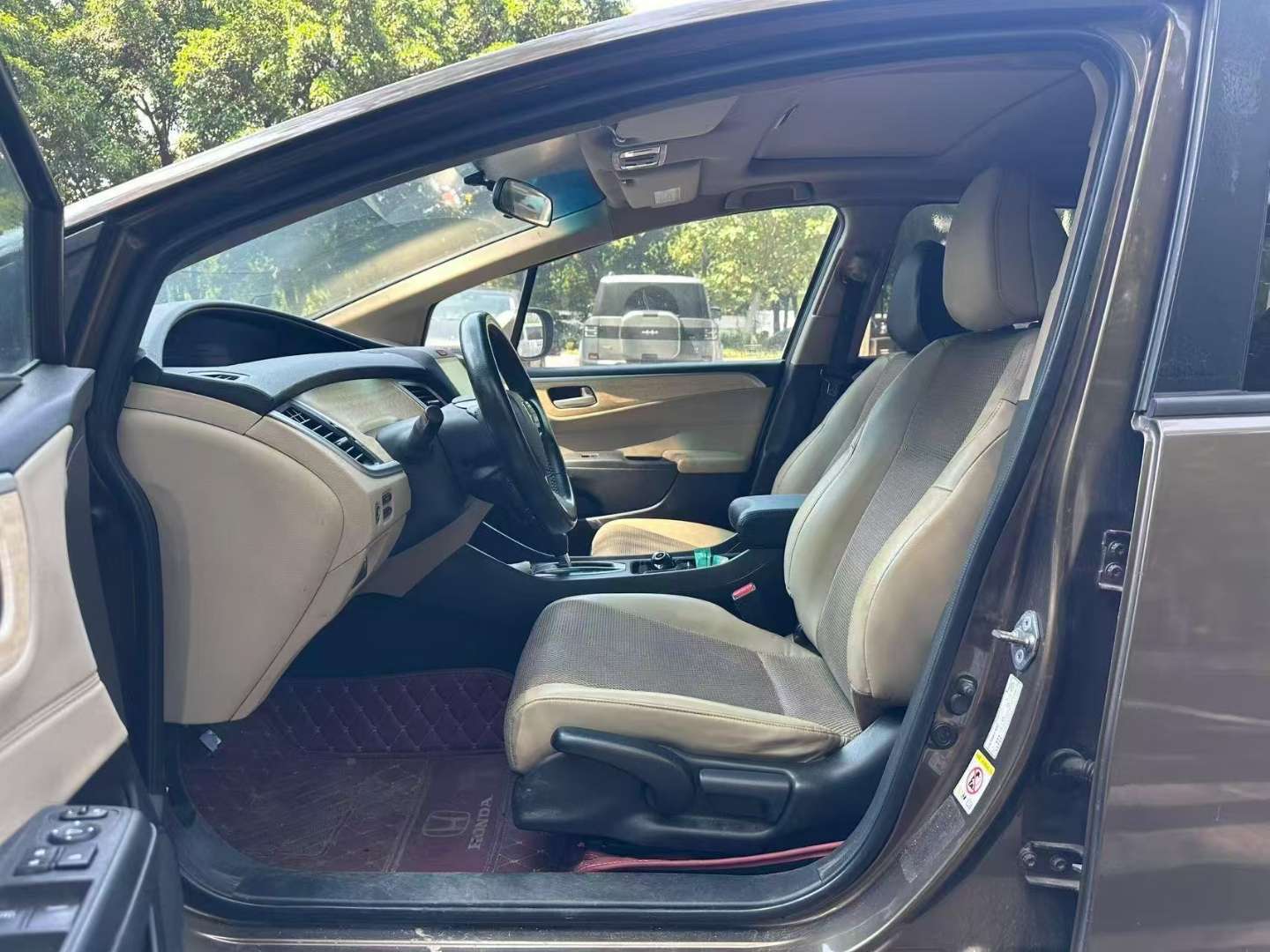 Honda Jade 1.8L Comfort Elite Edition 5-Seater 8