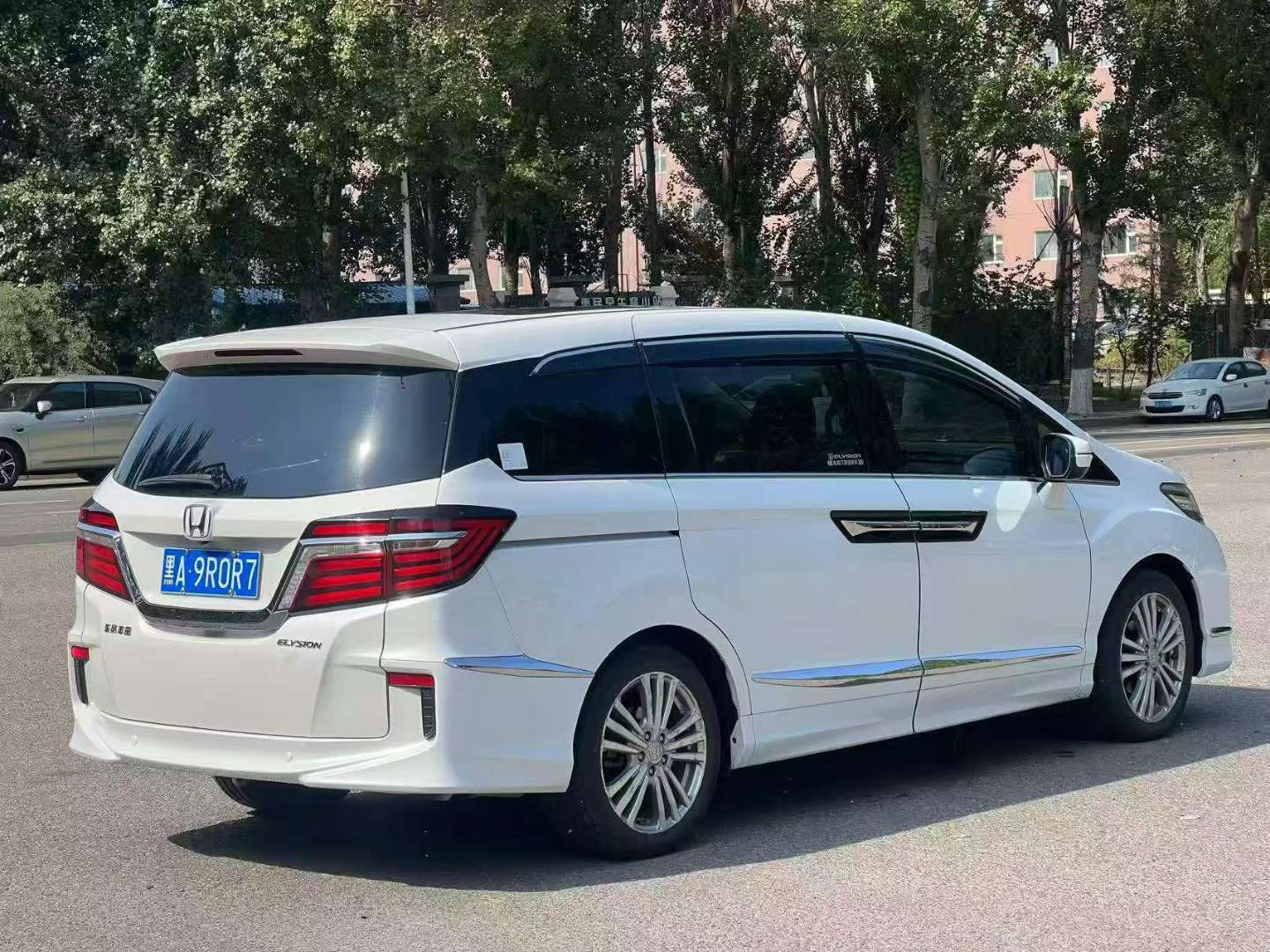 Honda Elysion 2.4L Luxury Edition 9