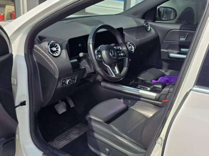 Mercedes-Benz GLA GLA200 1.3T 5