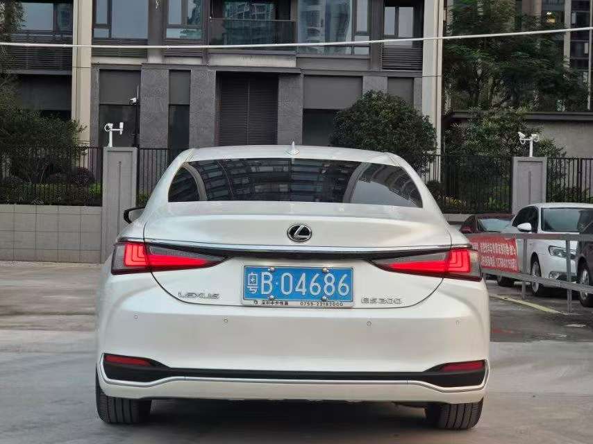 Lexus ES ES200 Excellence 3