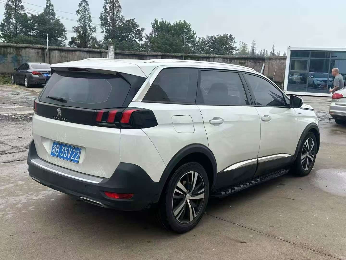 Peugeot 5008 2018 1.8L Automatic 7-Seat 6