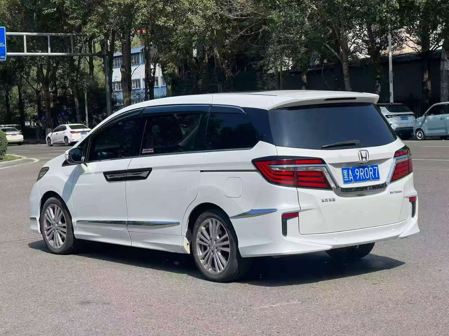Honda Elysion 2.4L Luxury Edition 7