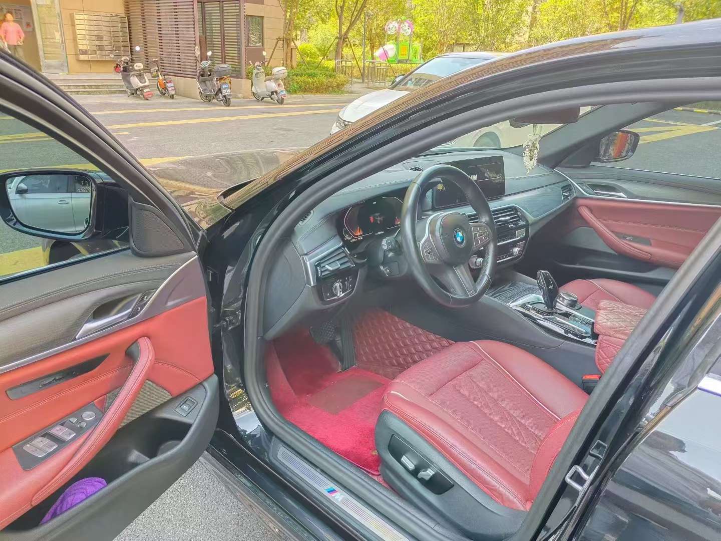 BMW 5 Series 530Li Leading Luxury Package 4