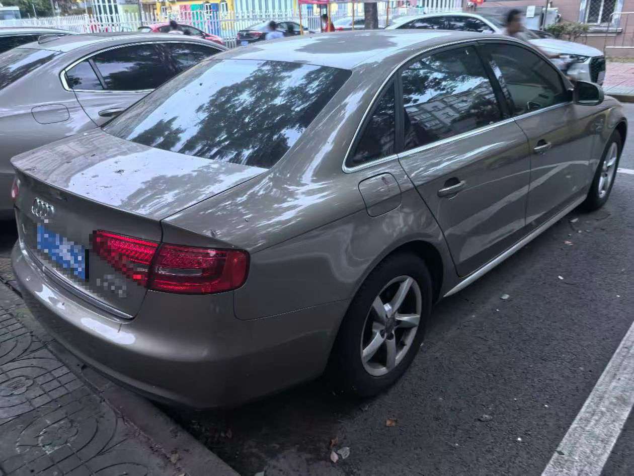 Audi A4L Automatic Sunroof 2.0L 3