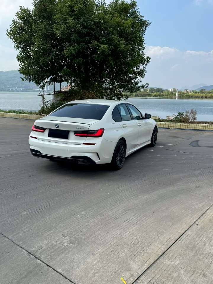 BMW 3 Series 2020 325i M Sport Night Edition 4