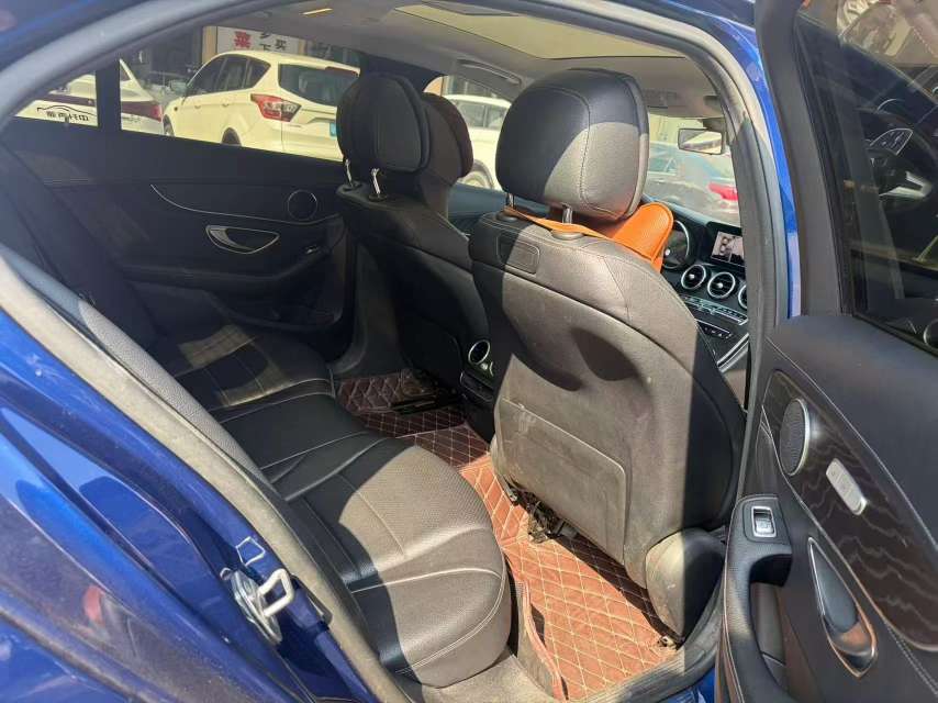 Mercedes-Benz C-Class C260L 6