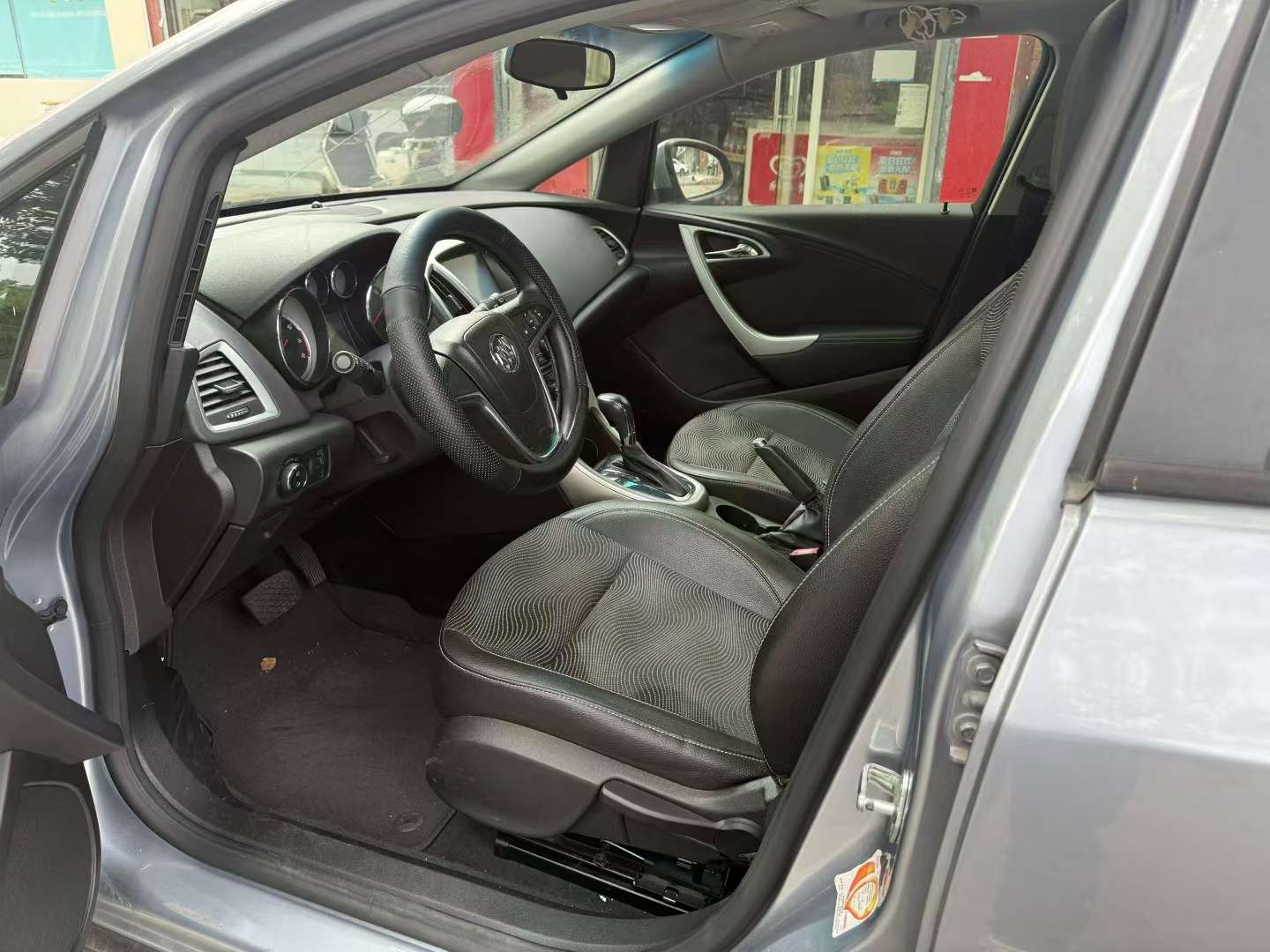 Buick Excelle 1.6 Automatic 5