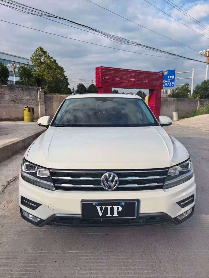 Volkswagen Tiguan L 330 Luxury Edition