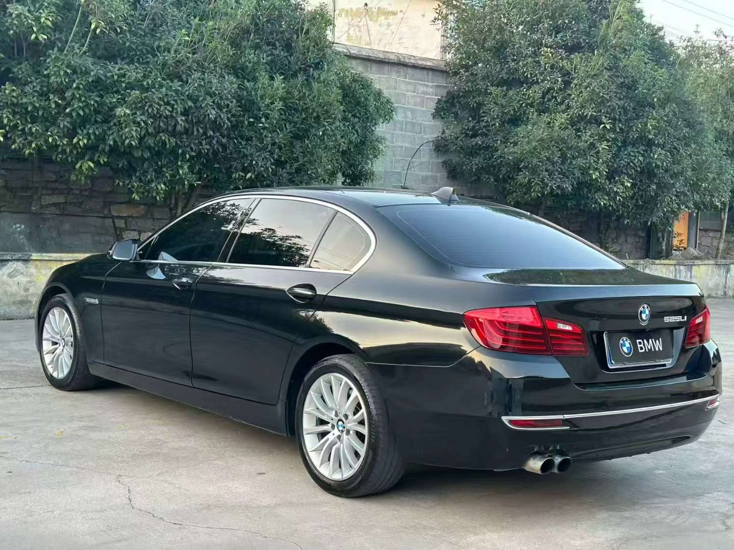 BMW 5 Series 2017 525Li Luxury 2.0T 9