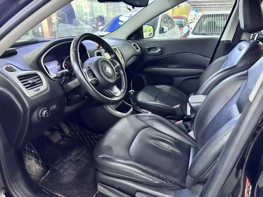 Volkswagen Tiguan L 330TSI Automatic 2WD Luxury 2.0T 5
