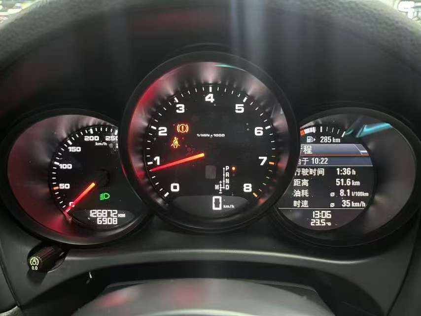 Porsche Macan 2.0T 8