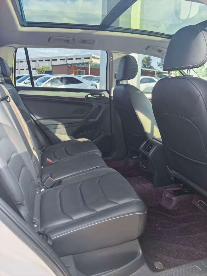 Volkswagen Tiguan L 330 Luxury Edition 7