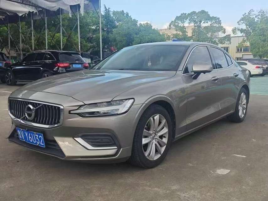 Volvo S60 2020 2.0T Automatic Panoramic Sunroof 2