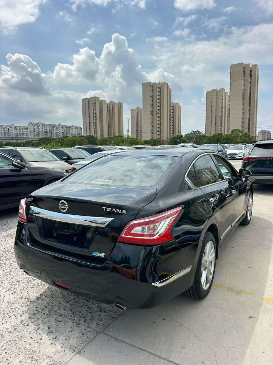 Nissan Teana 2.0L Automatic Sunroof 3