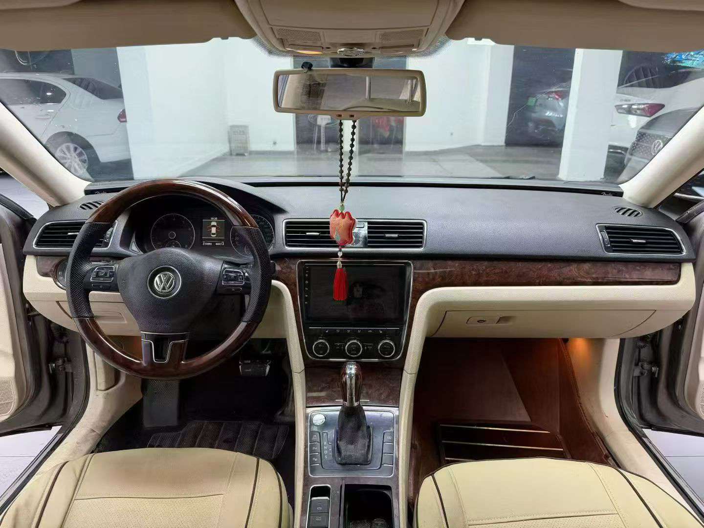 Volkswagen Passat High Trim 4