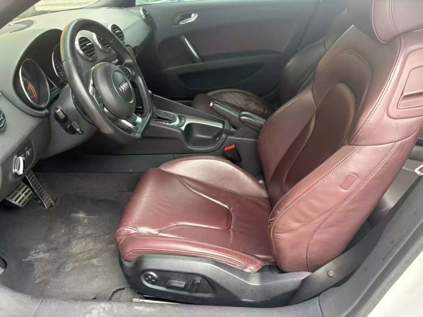 Audi TT 2011 2.0T 3