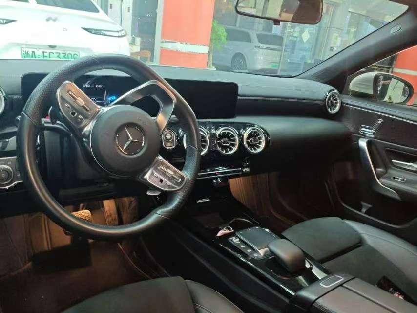 Mercedes-Benz A-Class A200L 1.3T Fashion 5