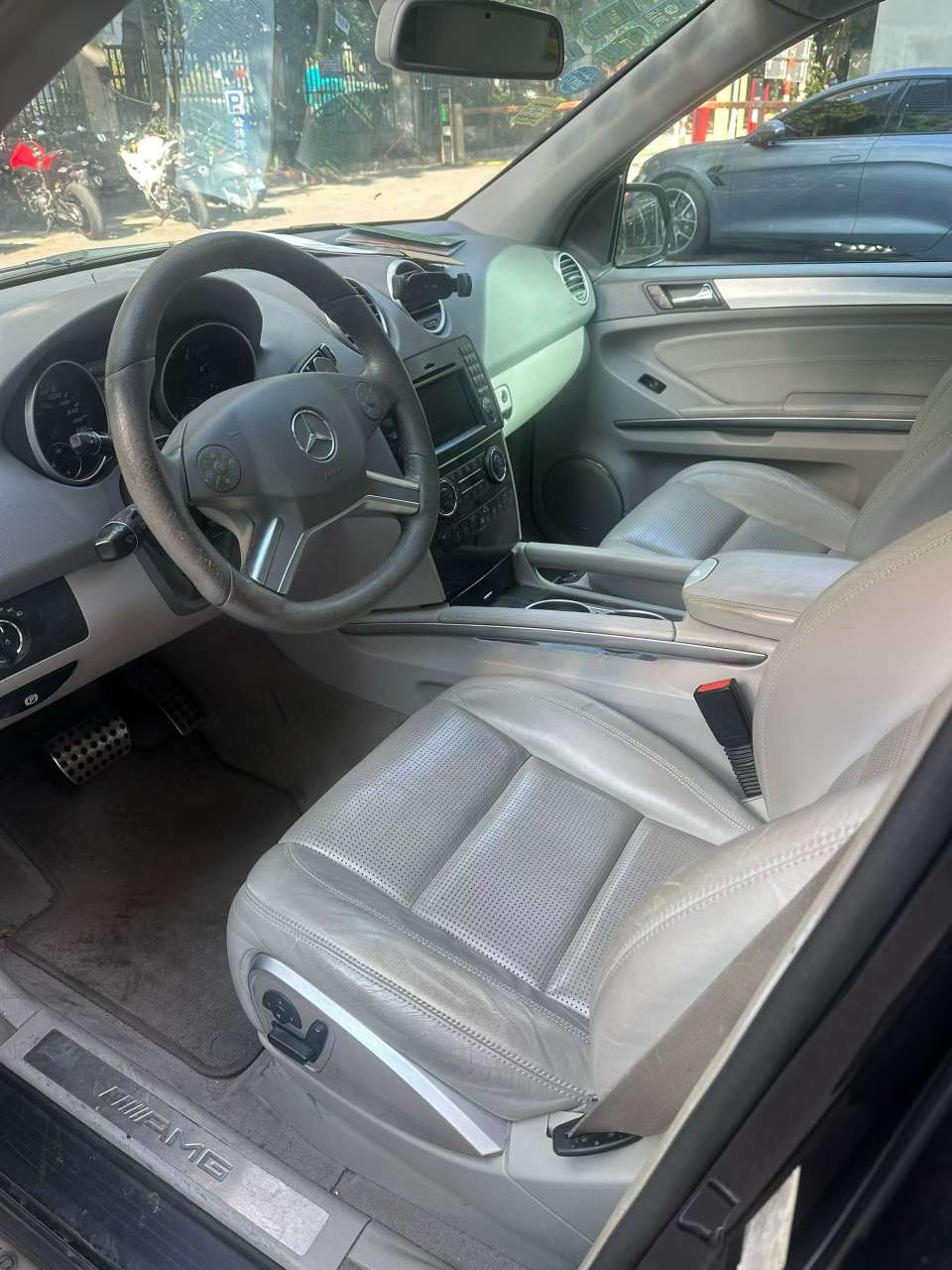 Mercedes-Benz ML Class ML63 AMG 5
