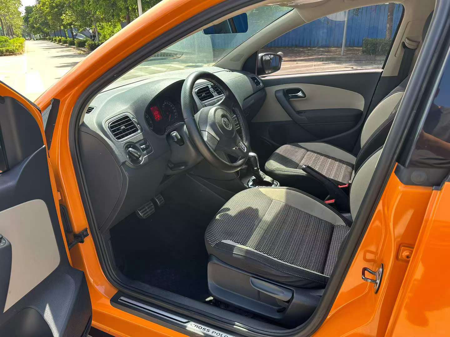 Volkswagen Polo 2013 1.6L Automatic 4
