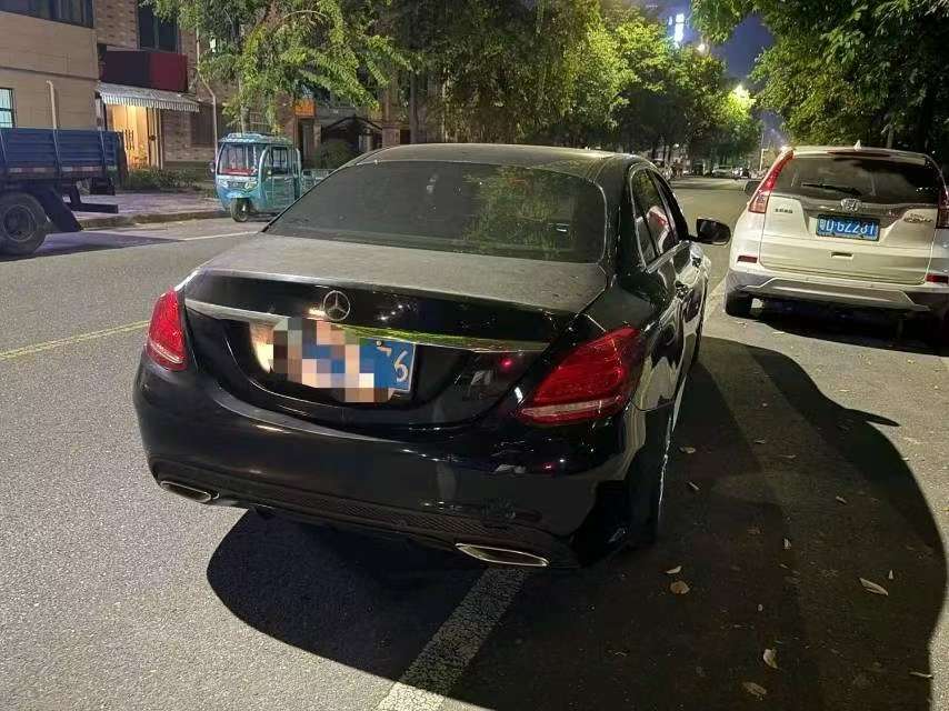 Mercedes-Benz C-Class C180L Sport 3