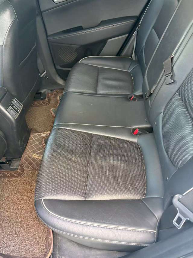 Hyundai ix25 1.6L FWD Premium Edition 4