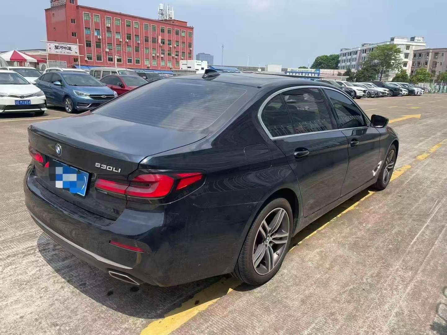 BMW 5 Series 530Li Leading Luxury Package 2
