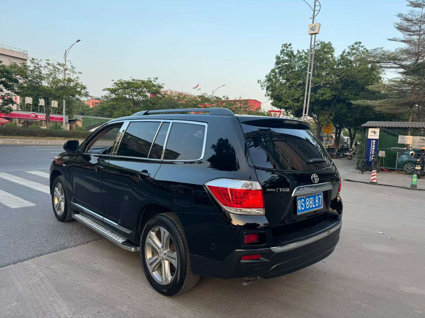 Toyota Highlander 2.7 Luxury 7-Seater