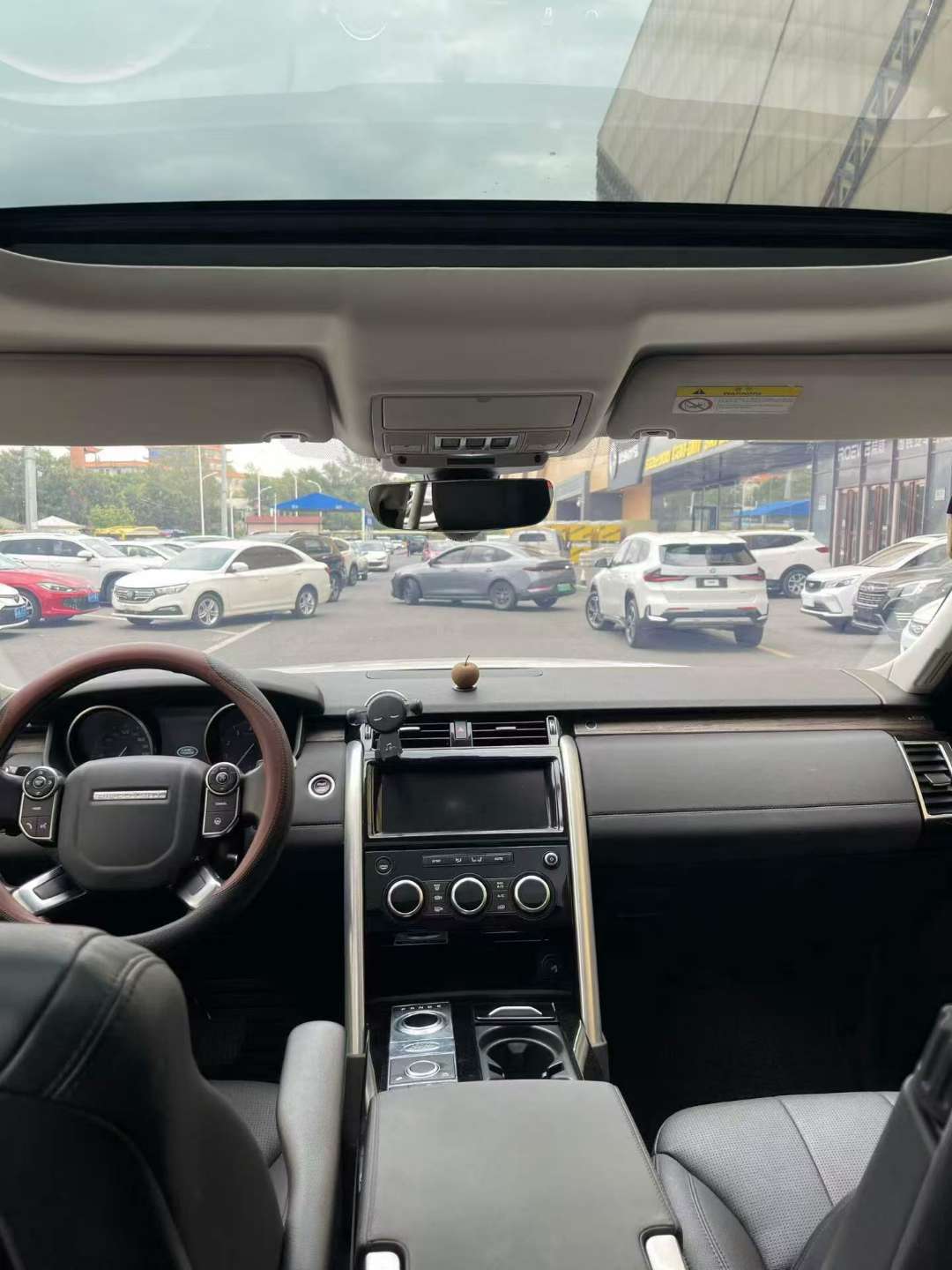 Land Rover Discovery 5 2017 HSE 7-Seater 4WD High Trim 8
