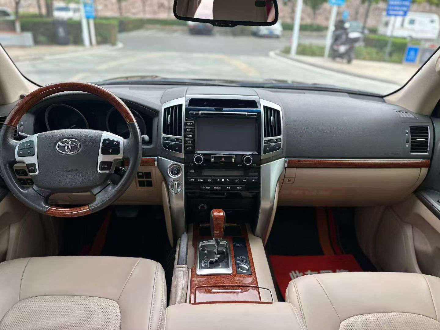 Lexus Land Cruiser Middle East Spec 5700 VX-R 6