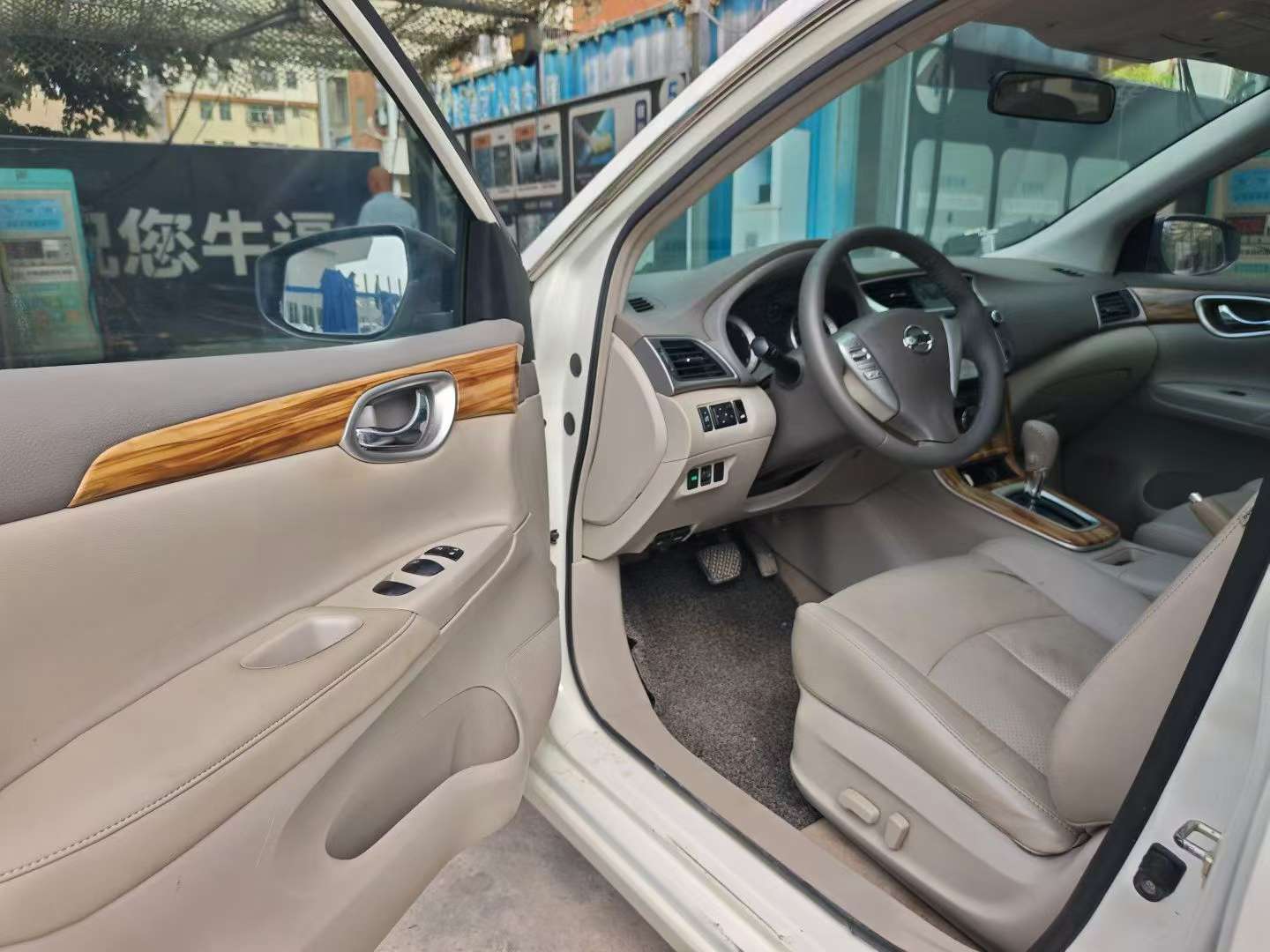 Nissan Sylphy 1.8XL CVT Luxury Edition 4