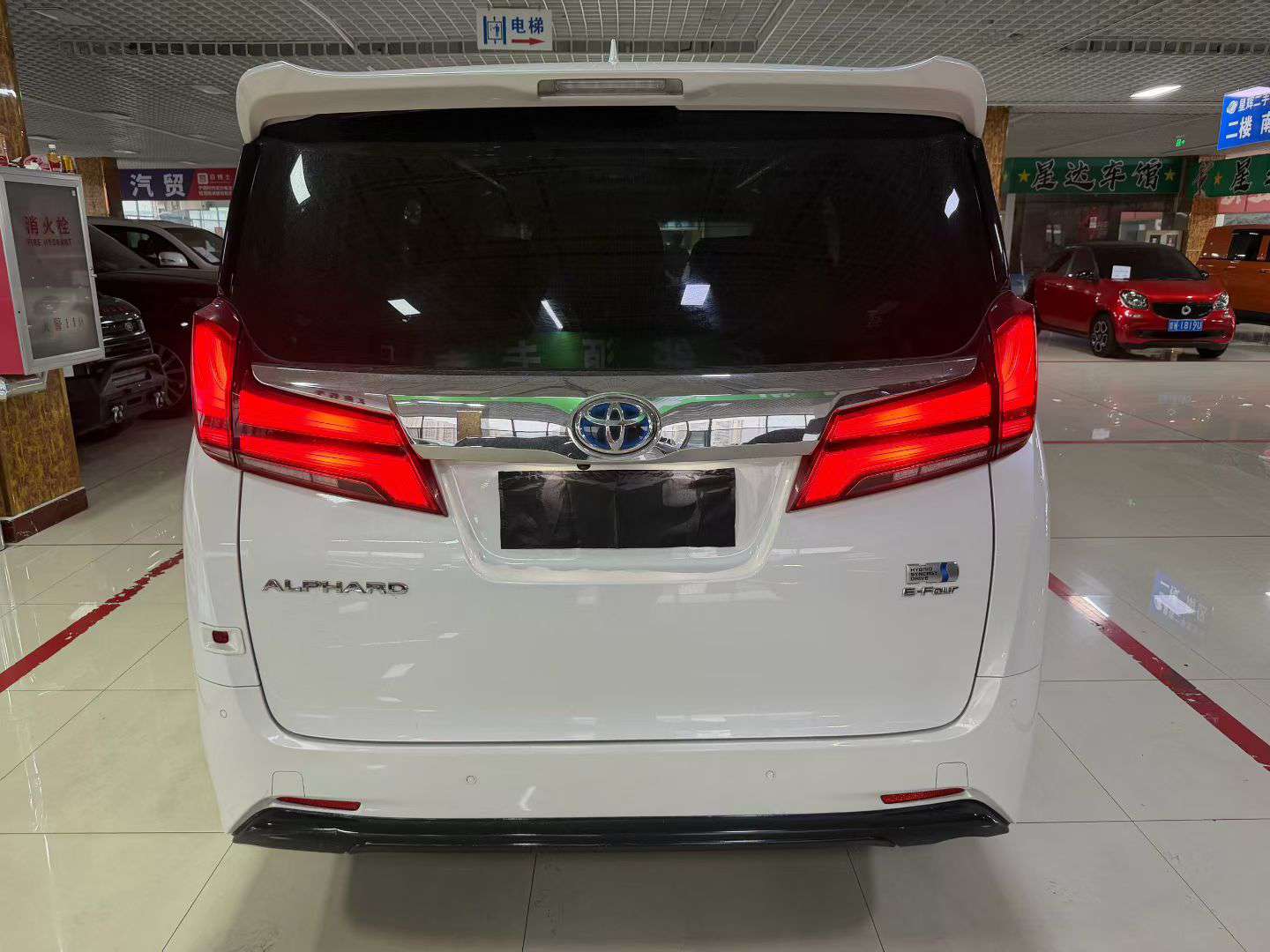 Toyota Alphard 2.5 Luxury 8