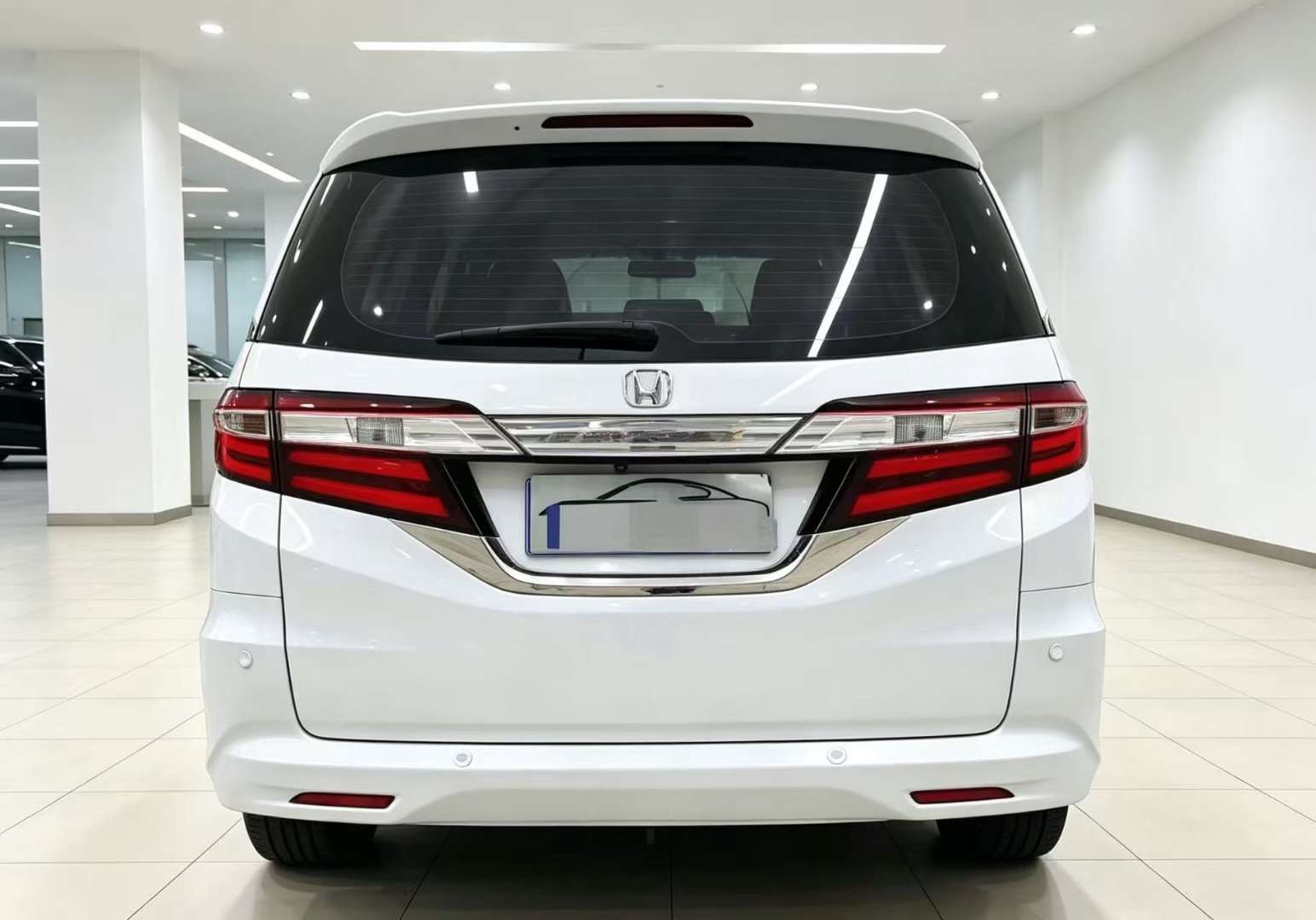 Honda Odyssey 2.4L Luxury Edition 3
