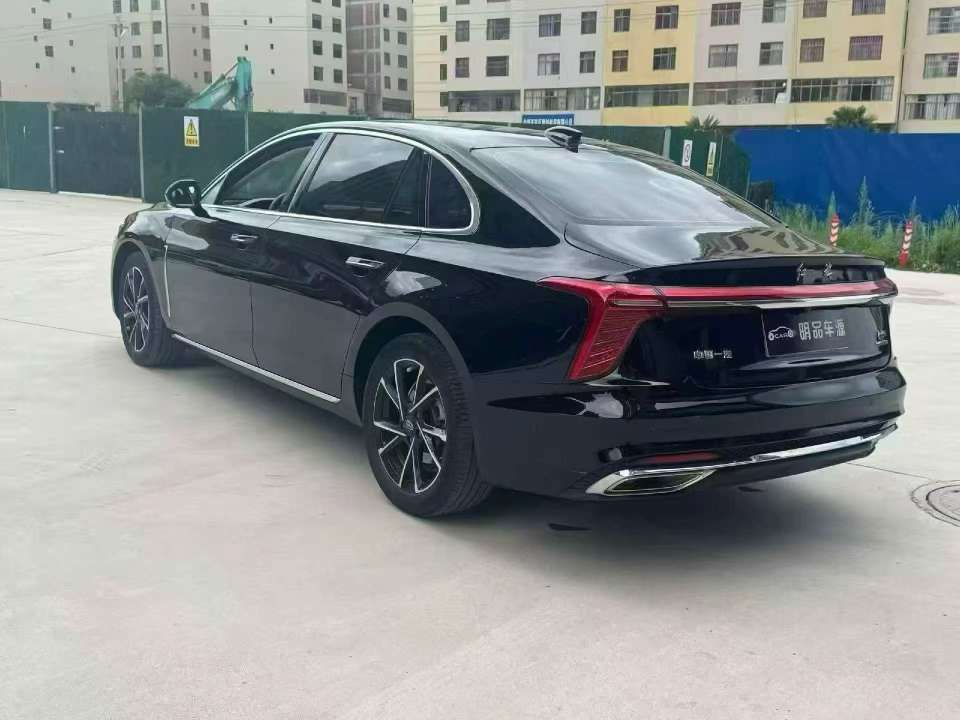 Hongqi H5 7