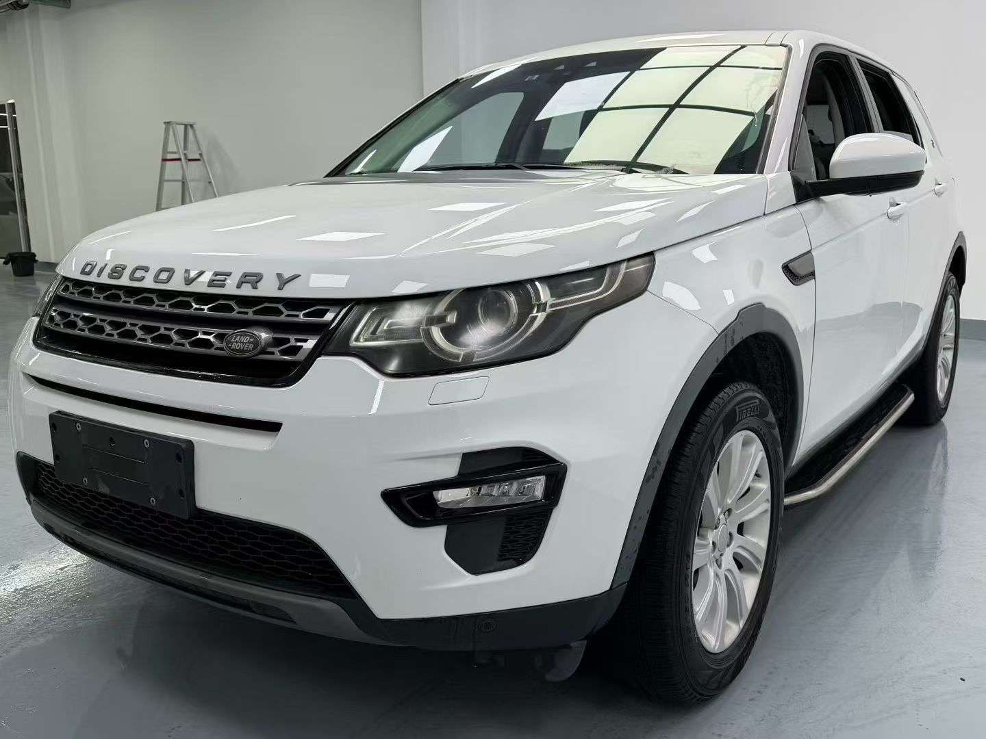 Land Rover Discovery Sport 2017 2.0T Cool Black Limited Edition