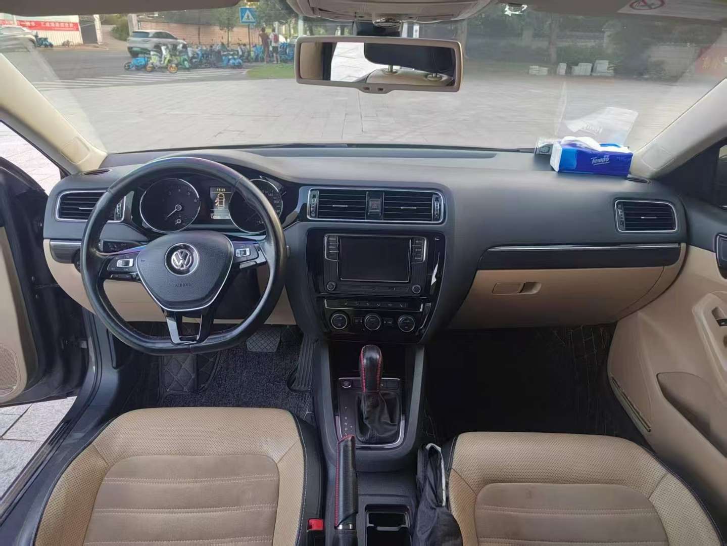 Volkswagen Sagitar 1.4T Automatic Luxury 6
