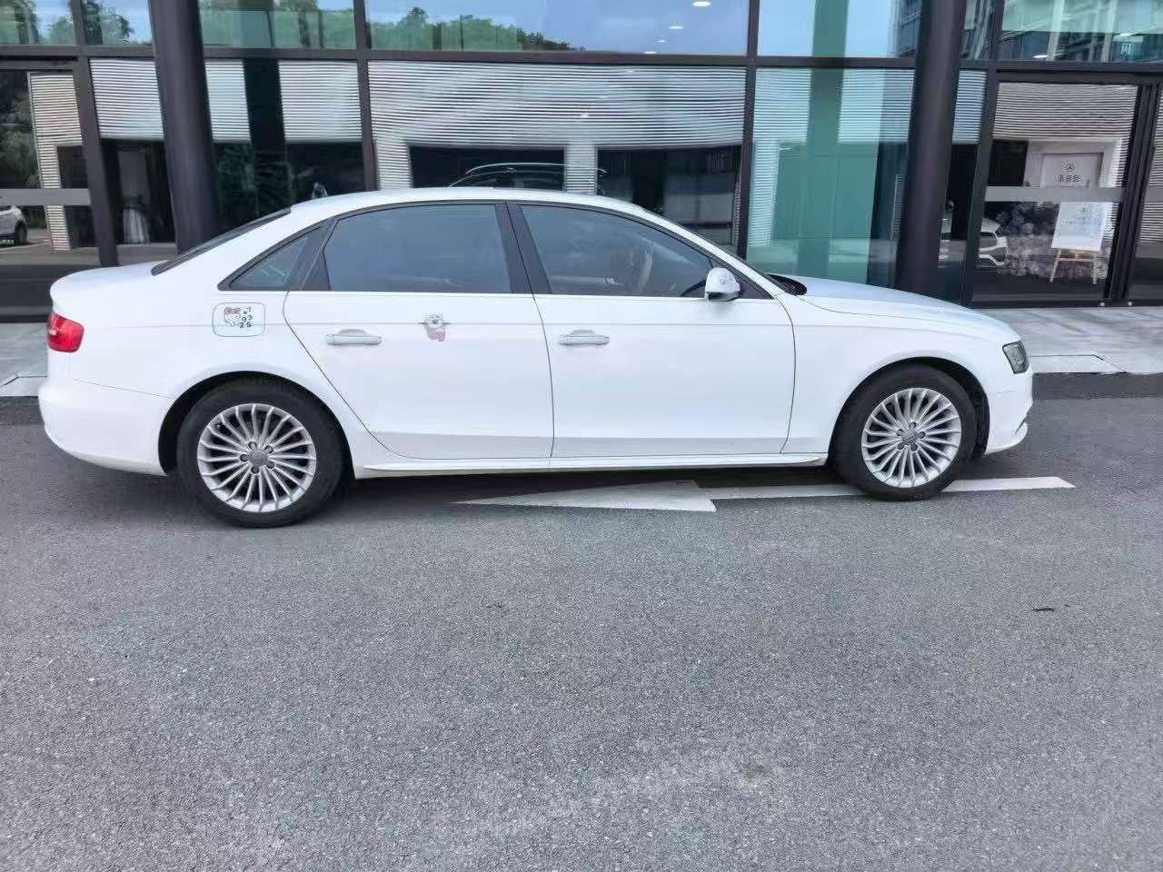 Audi A4L 2.0T Automatic Sunroof 2