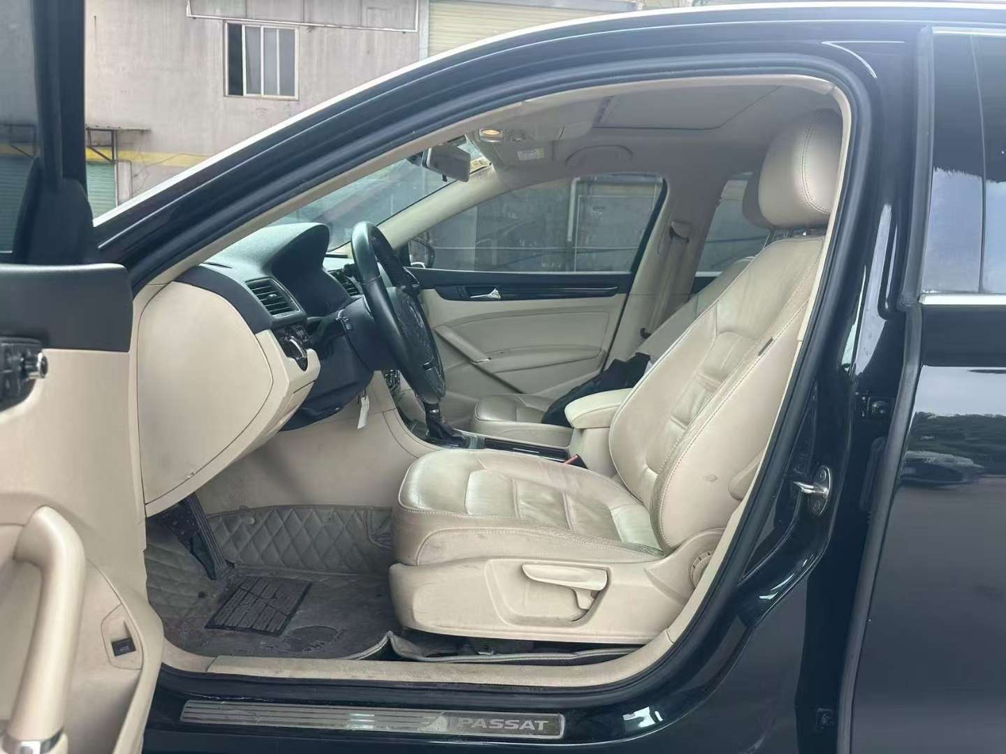 Volkswagen Passat 1.8TSI DSG Premium Edition 7