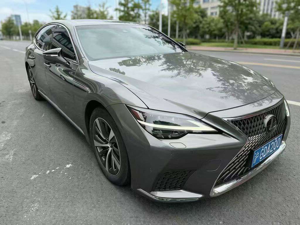 Lexus LS LS500h 4
