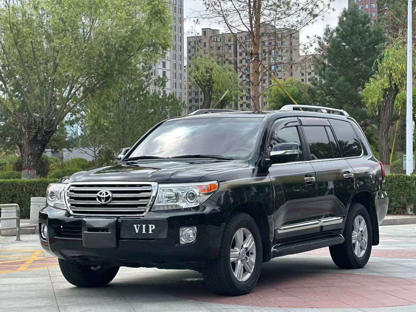 Lexus Land Cruiser Middle East Spec 5700 VX-R 3